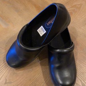 Excellent Condition Safe-T-Step Clog